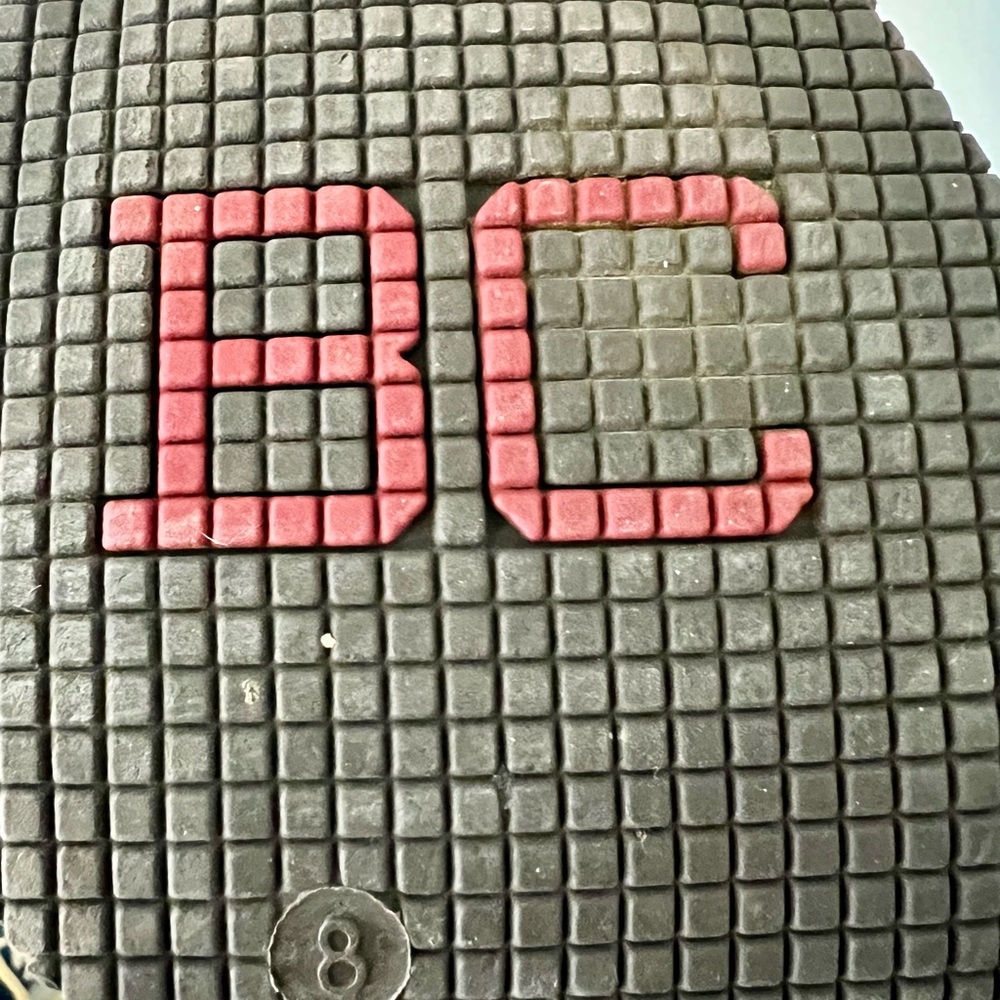 BC leather heels with interesting details. - Picture 6 of 6